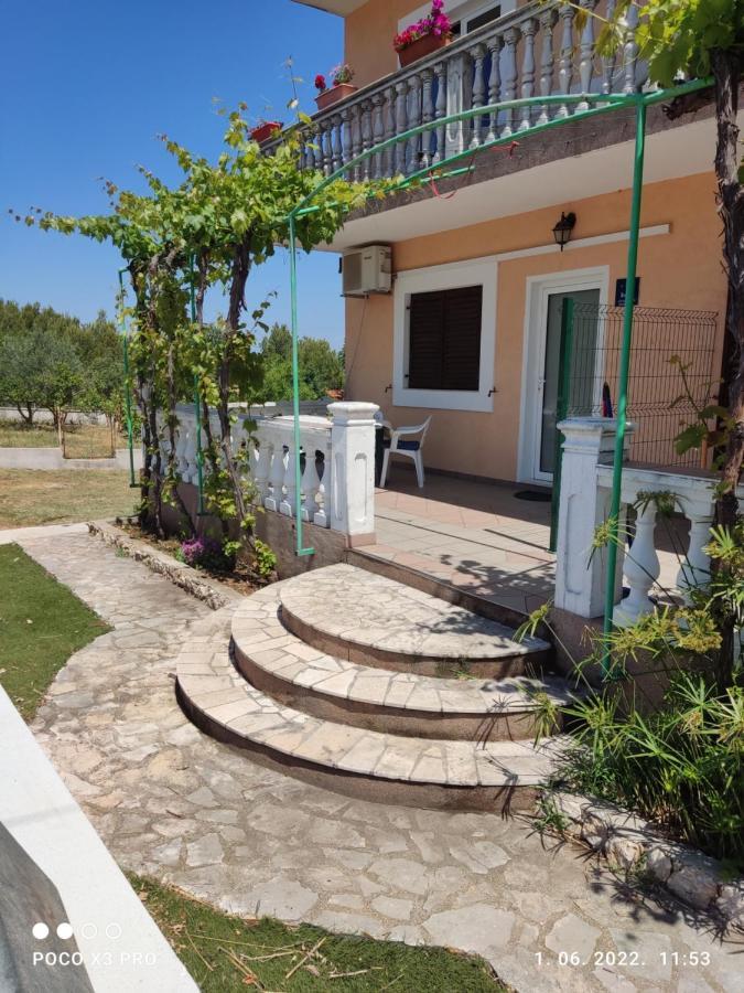 Apartmani Bruna Bilice Vrulje  Экстерьер фото